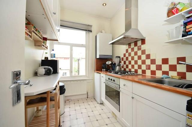  Image of 2 bedroom Flat to rent in Shepherds Bush Road London W6 at Shepherds Bush Road, London, W6