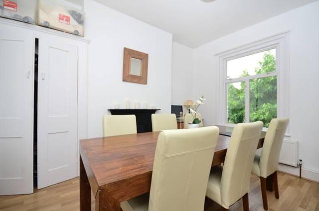  Image of 2 bedroom Flat to rent in Shepherds Bush Road London W6 at Shepherds Bush Road, London, W6