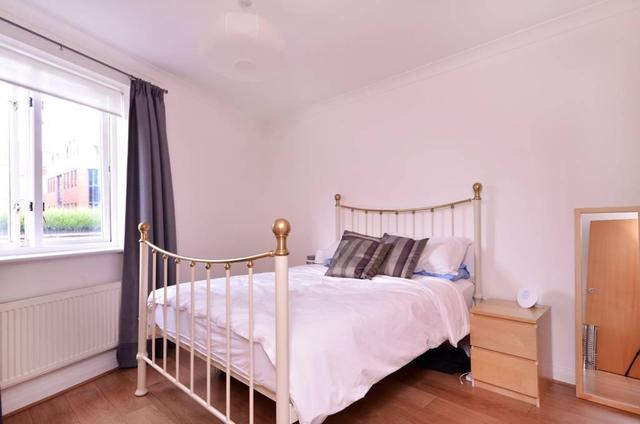  Image of 2 bedroom Flat to rent in Hofland Road London W14 at Hofland Road, Holland Park, W14