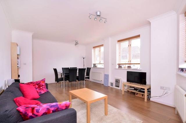  Image of 2 bedroom Flat to rent in Hofland Road London W14 at Hofland Road, Holland Park, W14