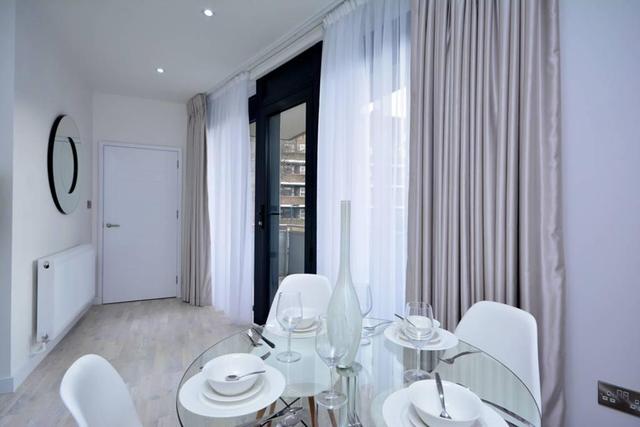  Image of 2 bedroom Flat to rent in Plumbers Row London E1 at Plumbers Row, Commerical Road, E1