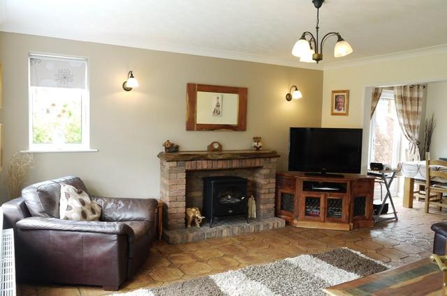  Image of 4 bedroom Detached house for sale in Riverdale Road Swinefleet Goole DN14 at Riverdale Road, Swinefleet