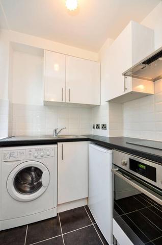  Image of Studio flat to rent in Westbourne Park Road London W2 at Westbourne Park Road, London, W2
