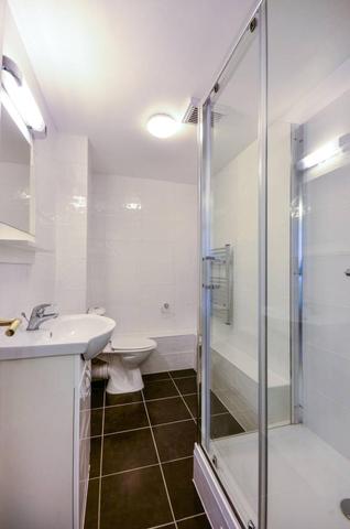  Image of Studio flat to rent in Westbourne Park Road London W2 at Westbourne Park Road, London, W2