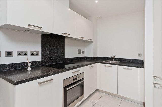  Image of 1 bedroom Flat to rent in Fairmont Avenue London E14 at Ontario Tower, Canary Wharf, E14