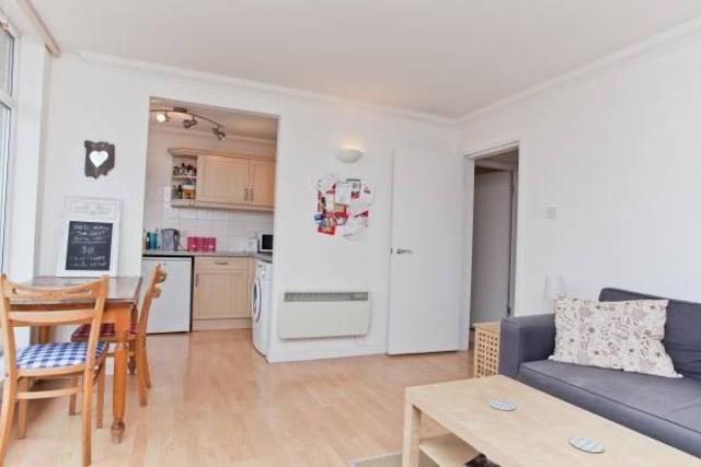  Image of 1 bedroom Flat to rent in Hammersmith Road London W14 at Hammersmith Road, London, W14