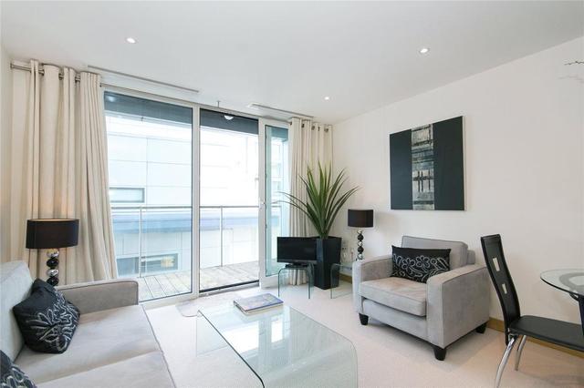  Image of 1 bedroom Flat to rent in Fairmont Avenue London E14 at New Providence Wharf, Canary Wharf, E14