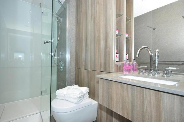  Image of 2 bedroom Flat to rent in Westferry Circus London E14 at Westferry Circus, Canary Wharf, E14