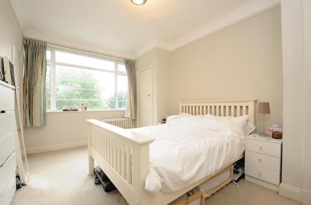  Image of 1 bedroom Flat to rent in Park Road London NW1 at Rossmore Court, Park Road, Baker Street, NW1