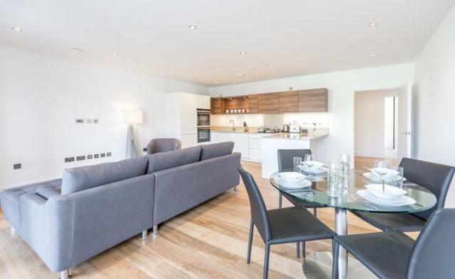  Image of 2 bedroom Flat to rent in Praed Street London W2 at Peninsula Apartments, Praed Street, Paddington, W2