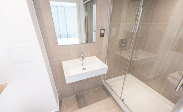  Image of 2 bedroom Flat to rent in Praed Street London W2 at Peninsula Apartments, Praed Street, Paddington, W2