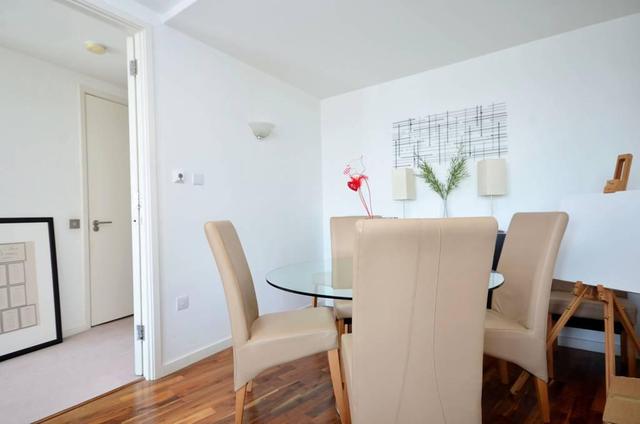 Image of 2 bedroom Flat to rent in Praed Street London W2 at Peninsula Apartments, Praed Street, Paddington, W2