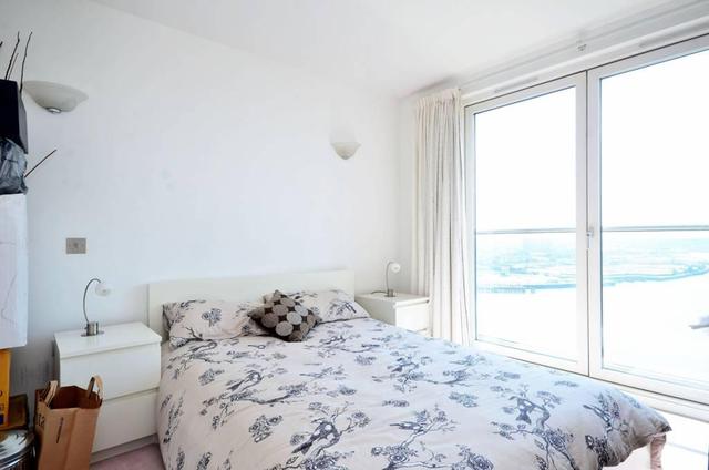  Image of 2 bedroom Flat to rent in Praed Street London W2 at Peninsula Apartments, Praed Street, Paddington, W2