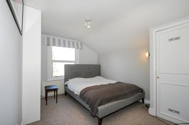  Image of 2 bedroom Flat to rent in Finchley Road London NW3 at , Finchley Road, NW3