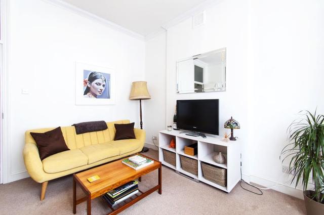 Image of 2 bedroom Flat to rent in Shepherds Bush Road London W6 at Shepherds Bush Road, Shepherds Bush, W6