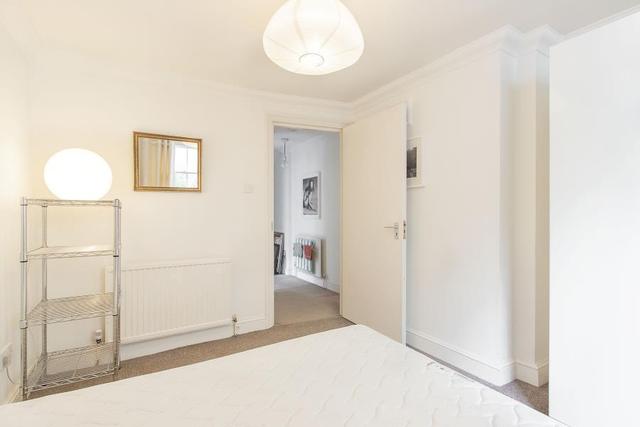  Image of 2 bedroom Flat to rent in Shepherds Bush Road London W6 at Shepherds Bush Road, Shepherds Bush, W6