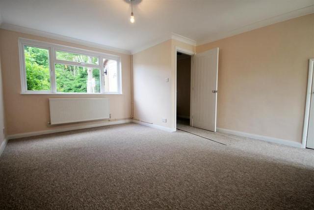  Image of 3 bedroom Terraced house to rent in Juniper Walk Shoreham-by-Sea BN43 at Juniper Walk, Shoreham-By-Sea
