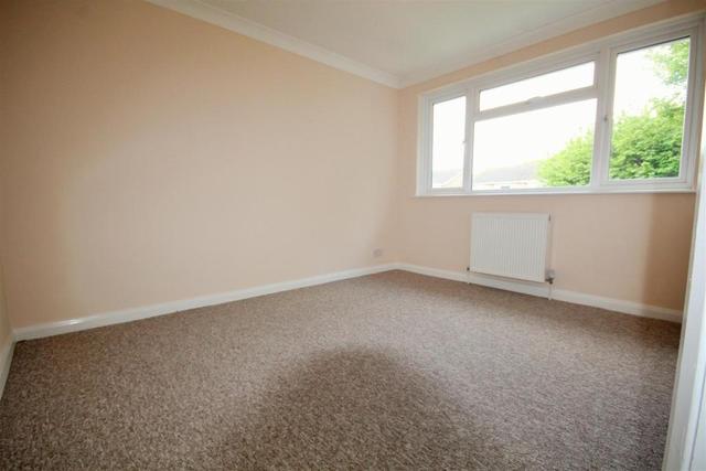  Image of 3 bedroom Terraced house to rent in Juniper Walk Shoreham-by-Sea BN43 at Juniper Walk, Shoreham-By-Sea