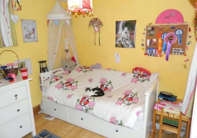  Image of 3 bedroom Cottage for sale in Winterbourne Hill Winterbourne Bristol BS36 at Winterbourne Hill,
Winterbourne,
Bristol,
BS36