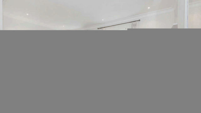  Image of 1 bedroom Flat to rent in Evelyn Gardens London SW7 at Evelyn Gardens, Chelsea, SW7