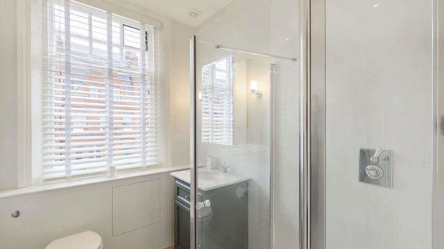  Image of 1 bedroom Flat to rent in Evelyn Gardens London SW7 at Evelyn Gardens, Chelsea, SW7