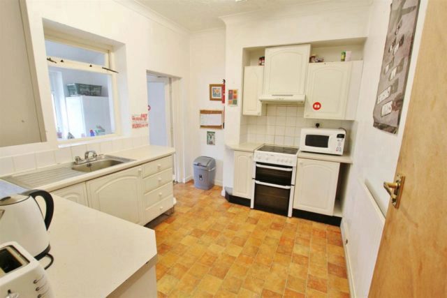  Image of 1 bedroom Houses to rent in Malmesbury Park Place Bournemouth BH8 at Malmesbury Park Place, Springbourne, Bournemouth