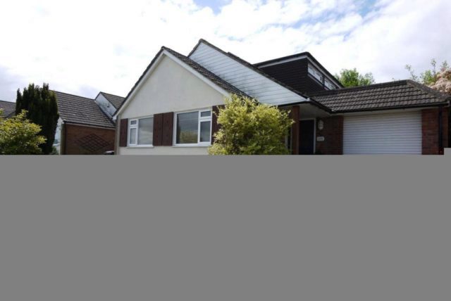  Image of 4 bedroom Detached Bungalow for sale in Brookside Crescent Cuffley Potters Bar EN6 at Brookside Crescent, Cuffley