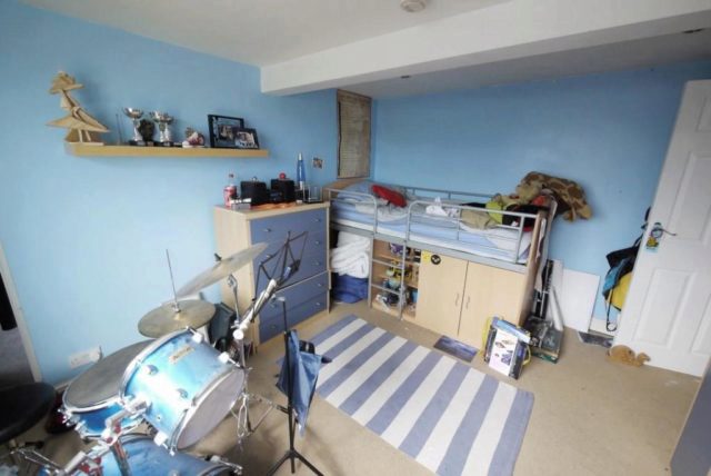  Image of 4 bedroom Detached Bungalow for sale in Brookside Crescent Cuffley Potters Bar EN6 at Brookside Crescent, Cuffley