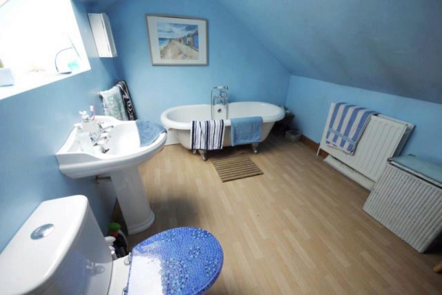  Image of 4 bedroom Detached Bungalow for sale in Brookside Crescent Cuffley Potters Bar EN6 at Brookside Crescent, Cuffley