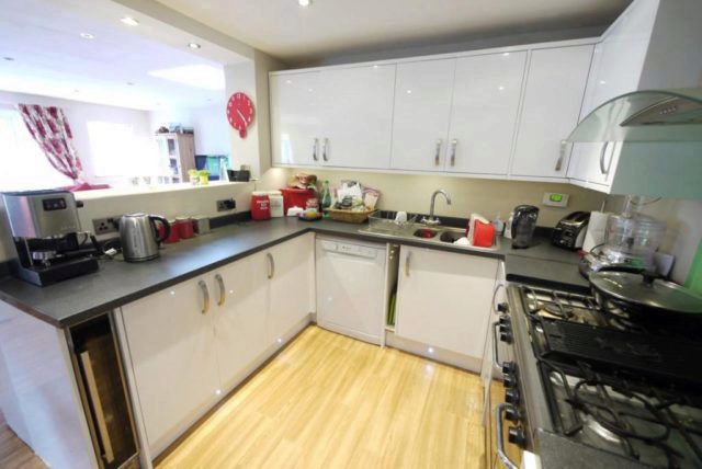  Image of 4 bedroom Detached Bungalow for sale in Brookside Crescent Cuffley Potters Bar EN6 at Brookside Crescent, Cuffley