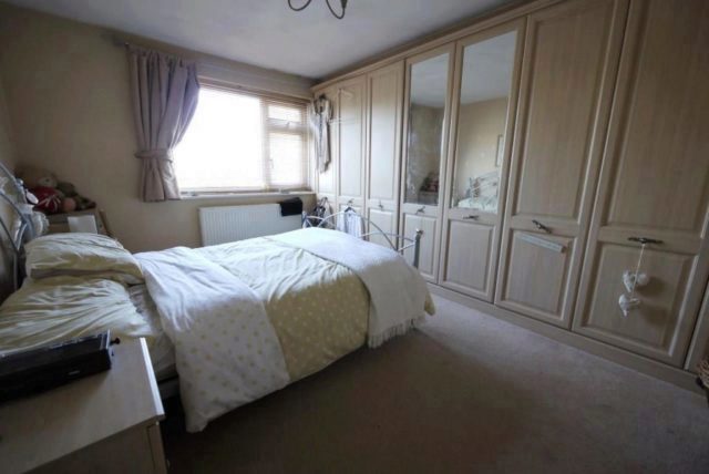  Image of 4 bedroom Detached Bungalow for sale in Brookside Crescent Cuffley Potters Bar EN6 at Brookside Crescent, Cuffley