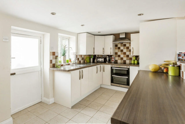  Image of 2 bedroom Cottage for sale in High Street Westerham TN16 at High Street, Westerham, TN16