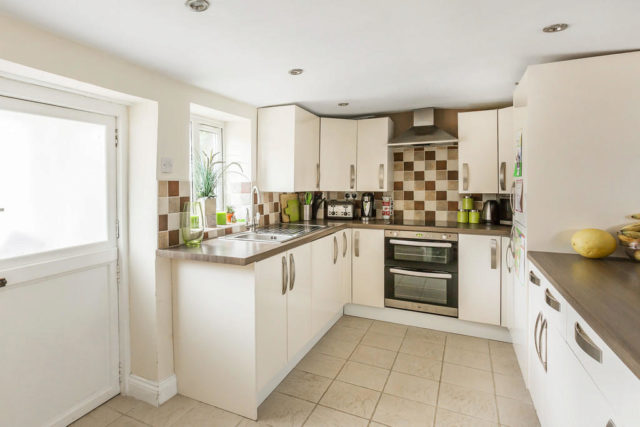  Image of 2 bedroom Cottage for sale in High Street Westerham TN16 at High Street, Westerham, TN16