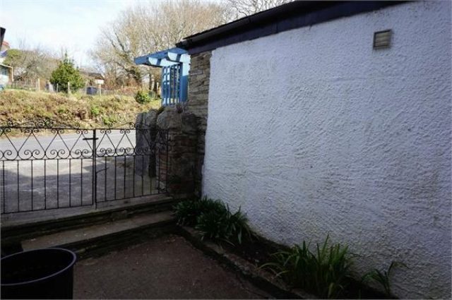  Image of 3 bedroom Cottage for sale in Lodge Hill Liskeard PL14 at Lodge Hill, Liskeard, Cornwall