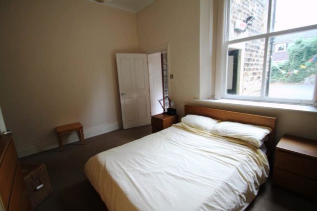  Image of 1 bedroom Property to rent in Lawson Road Sheffield S10 at Stylish 1 bedroom apartment in  Broomhill