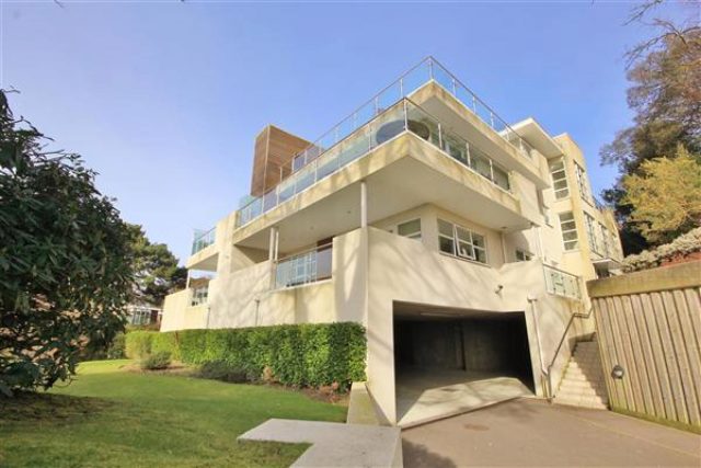  Image of 2 bedroom Flat for sale in Alton Road Parkstone Poole BH14 at Alton Heights, 11 Alton Road, Poole