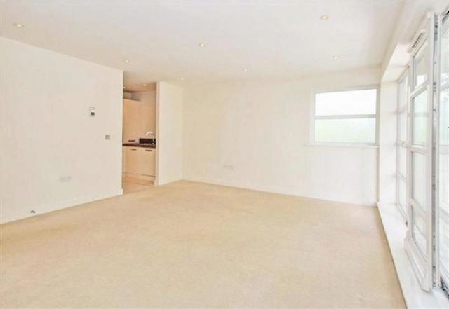  Image of 2 bedroom Flat for sale in Alton Road Parkstone Poole BH14 at Alton Heights, 11 Alton Road, Poole