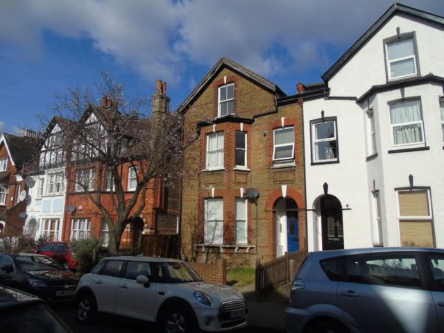  Image of 2 bedroom Flat for sale in Mulgrave Road Croydon CR0 at Mulgrave Road, East Croydon