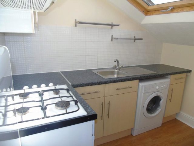  Image of 2 bedroom Flat for sale in Mulgrave Road Croydon CR0 at Mulgrave Road, East Croydon