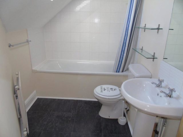  Image of 2 bedroom Flat for sale in Mulgrave Road Croydon CR0 at Mulgrave Road, East Croydon