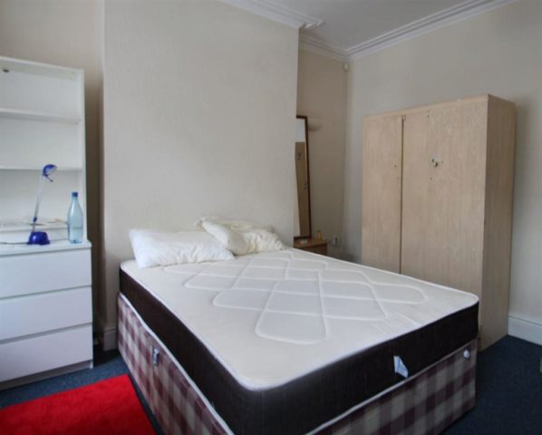  Image of 3 bedroom Property to rent in Ainsley Road Sheffield S10 at 3 bed, Ainsley Rd,  Crookesmoor.