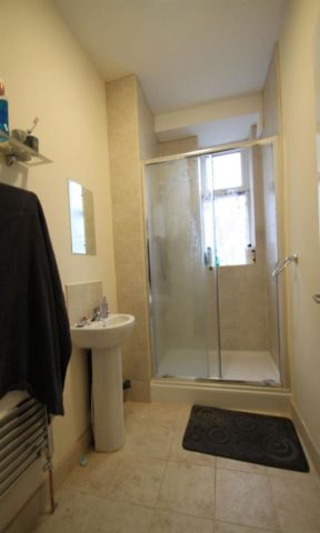  Image of 3 bedroom Property to rent in Upperthorpe Sheffield S6 at Easy reach of Sheffield University