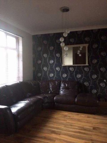  Image of 3 bedroom Semi-Detached Bungalow to rent in Waterloo Road Ilford IG6 at Waterloo Road, Barkingside, Ilford