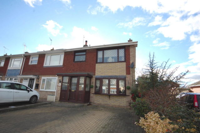  Image of 3 bedroom Semi-Detached house for sale in Wear Drive Springfield Chelmsford CM1 at Wear Drive, Springfield, Chelmsford, CM1