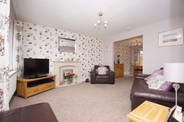  Image of 3 bedroom Semi-Detached house to rent in Kingham Close Redditch B98 at Kingham Close, Redditch