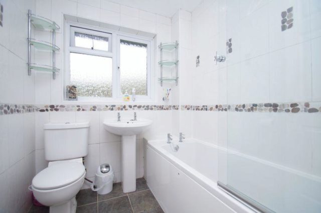  Image of 3 bedroom Semi-Detached house to rent in Kingham Close Redditch B98 at Kingham Close, Redditch
