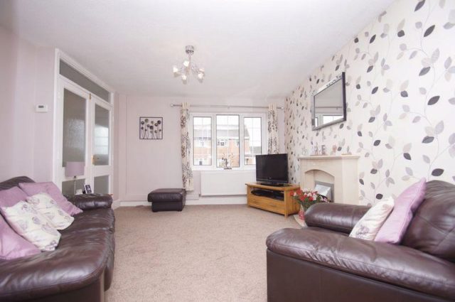  Image of 3 bedroom Semi-Detached house to rent in Kingham Close Redditch B98 at Kingham Close, Redditch