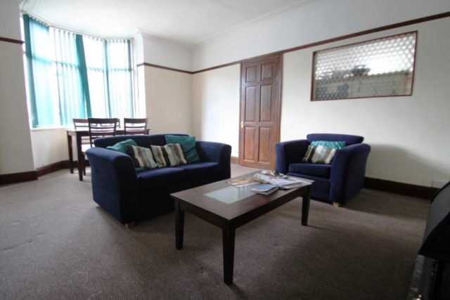  Image of 4 bedroom Property to rent in School Road Sheffield S10 at Huge 4 bed, School Rd.