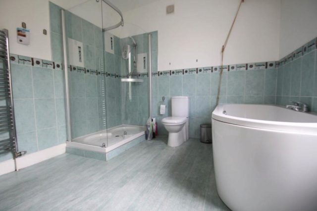  Image of 4 bedroom Property to rent in School Road Sheffield S10 at Huge 4 bed, School Rd.