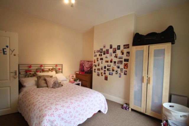  Image of 4 bedroom Property to rent in Broomspring Lane Sheffield S10 at Large 4 bed, Broomspring Lane.